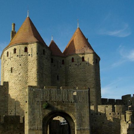 Au Doux Clocher Pieusse Экстерьер фото